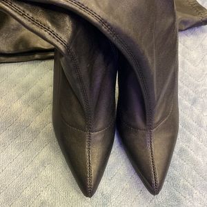 Previously loved Black highrise boots